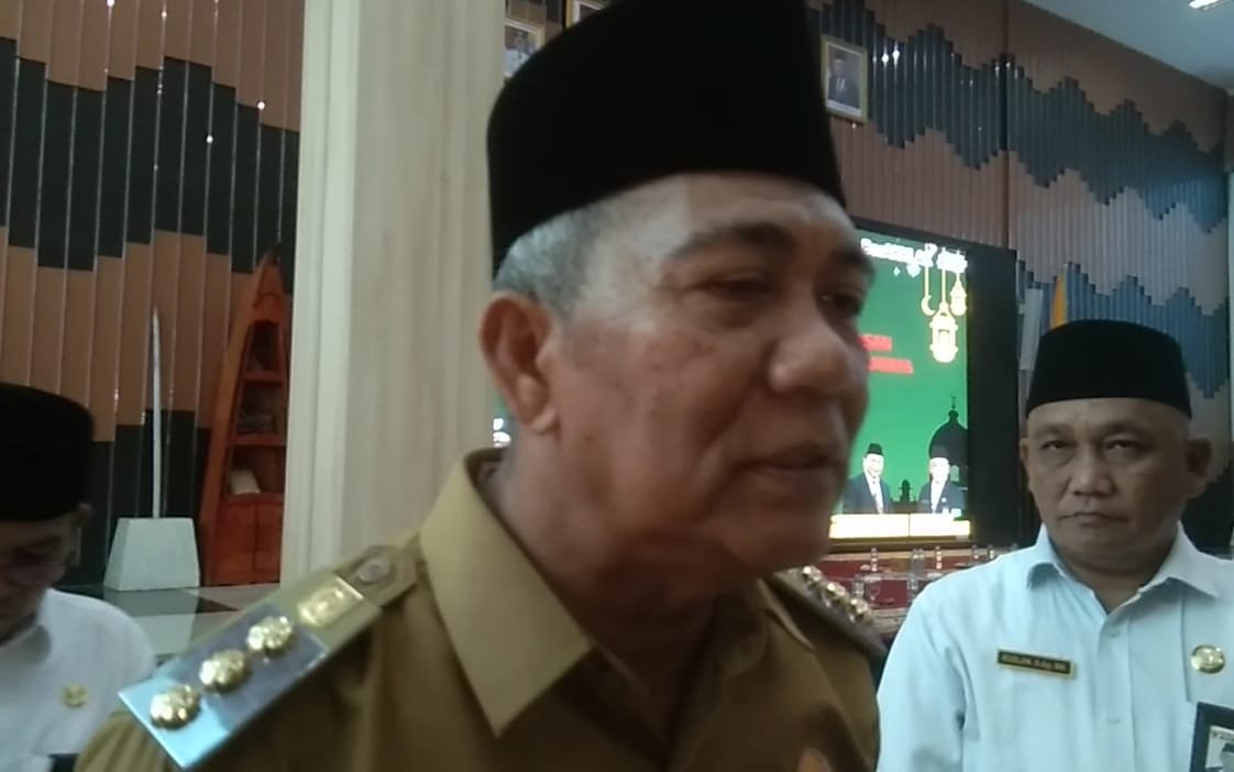 Pj Bupati Kubu Raya Kamaruzaman larang ASN di lingkungan Pemkab Kubu Raya berpolitik praktis jelang Pilkada Kubu Raya 2024.