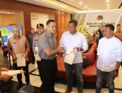 Antisipasi Mafia Tanah, AHY Serahkan Sertifikat Tanah Elektronik Pertama di Kalbar