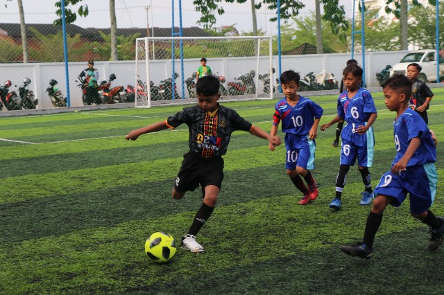 Cabang eksibisi pra Gala Siswa Indonesia (GSI) melibatkan delapan tim yang berlaga di lapangan bola mini (mini soccer) octo sport. Cabor ini salah satu yang dipertandingkan di O2SN tingkat SD se- Kubu Raya. Foto: dian