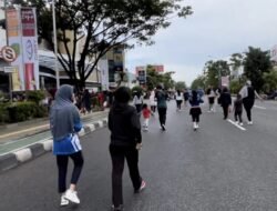 Warga Antusias Berolahraga Setelah CFD Dibuka Kembali