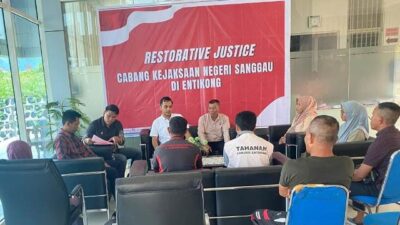 Kejari Sanggau menghentikan kasus pencurian yang terjadi di Entikong dan diselesaikan lewat jalur Restorative Justice (RJ). Foto: pek