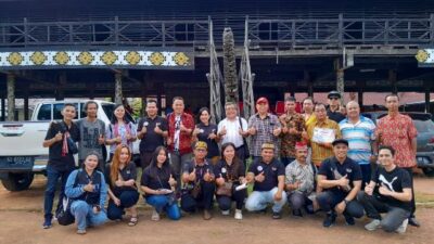 Panitia Naik Dango ke-1 Dewan Adat Dayak (DAD) Kota Pontianak resmi dibubarkan dalam rapat bersama di Rumah Betang Jalan Sutoyo, Sabtu (8/6). Foto: egi