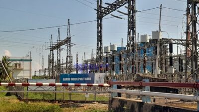 Selama 13 tahun dua pembangkit listrik di Kalbar ternyata tidak berfungsi. Padahal, proyek strategis nasional ini telah menghabiskan uang negara hingga triliunan rupiah. Namun hingga kini belum dapat dinikmati oleh masyarakat Kalbar.