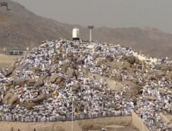 Hari Ini Puncak Haji, Jutaan Umat Wukuf di Arafah