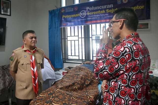 Sekda Kubu Raya Yusran Anizam saat peluncuran pelayanan KB serentak sejuta akseptor di Harganas ke-31 dan TMMD ke-121, Selasa (4/6). Foto: dian