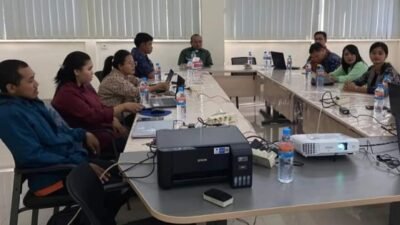 Sejumlah guru agama Budha di Singkawang dilatih cara membuat modul ajar. Workshop ini dilaksanakan Pengurus Musyawarah Guru Mata Pelajaran (MGMP) Pendidikan Agama Buddha (PAB) SMP yang berlangsung selama dua hari sejak 11-13 Juli 2024. Foto: uck