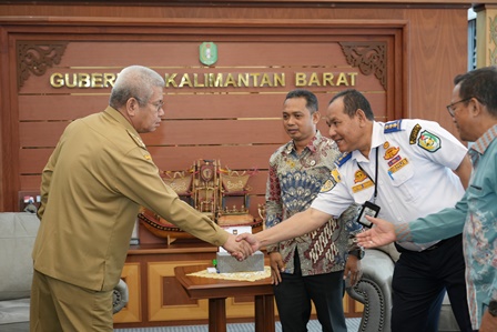 Pj Gubernur Kalimantan Barat, Harisson saat menerima pengurus ORGANDA Kalbar, Selasa (2/7) dalam rangka Musda IX DPD ORGANDA Kalbar. Foto: rob