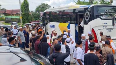 Sebanyak 111 jemaah haji Sanggau akhirnya tiba di Kota Sanggau pada Sabtu (13/7) setelah menunaikan ibadah haji di tanah suci Mekah. Foto: pek