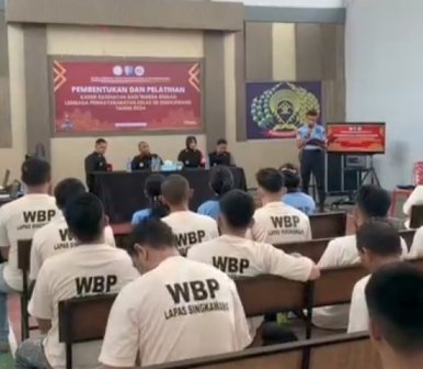 Lapas Kelas IIB Singkawang melatih sebanyak 37 orang Warga Binaan Pemasyarakatan (WBP) untuk menjadi kader kesehatan, Kamis (18/7). Foto: uck