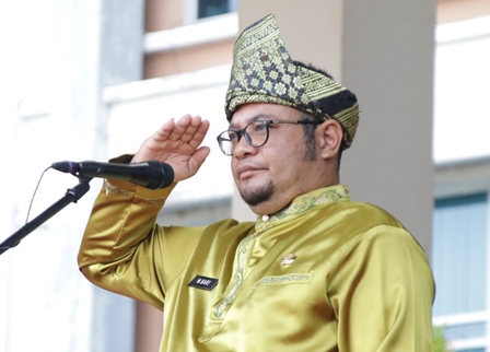 Pj Sekda Kalbar Mohammad Bari saat menjadi Irup HUT ke-17 Kabupaten Kubu Raya