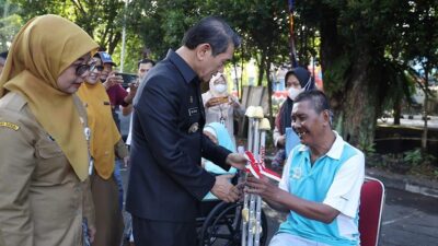 Korban Kebakaran, Disabilitas dan Anak Panti Asuhan Dapat Bantuan