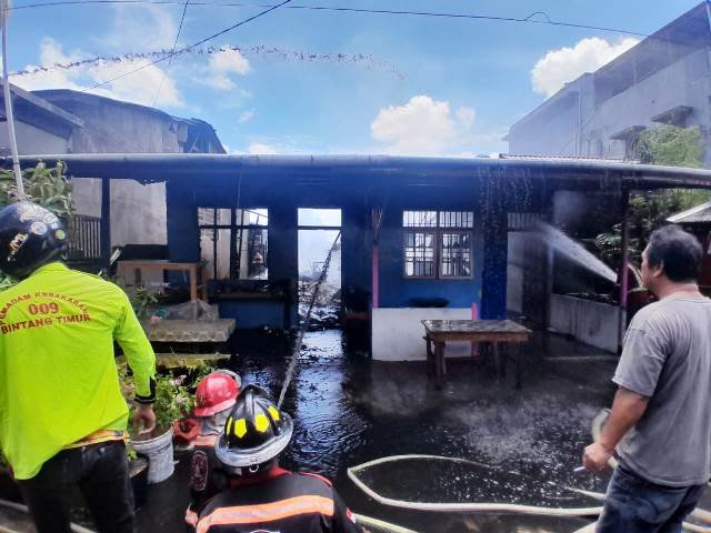 Tiga Unit Rumah Warga Hangus Terbakar Gegara Korsleting Listrik