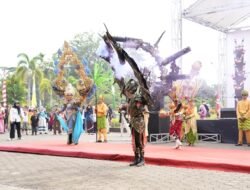 Keanekaragaman Budaya Kalbar Tampil di Karnaval Gemilang Budaya Khatulistiwa