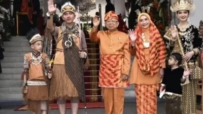 Wapres Maruf Amin Kenakan Pakaian Adat Telok Belanga dari Pontianak di HUT RI