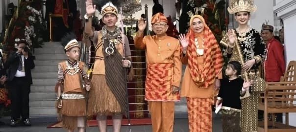 Wapres Maruf Amin Kenakan Pakaian Adat Telok Belanga dari Pontianak di HUT RI