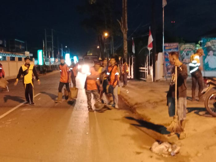 100 Pasukan Kuning Dikerahkan Bersihkan Sampah Karnaval