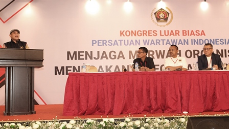 Kongres Luar Biasa (KLB) PWI Pusat memilih Zulmansyah Sekedang sebagai Ketum PWI sisa masa bakti 2023-2028 yang berlangsung pada Minggu (18/8) di Jakarta. Foto: ist/tmb