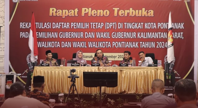 KPU Pontianak telah menetapkan jumlah Daftar Pemilih Tetap (DPT) sebanyak 489.208 pemilih untuk pilkada serentak yakni Pilwako Pontianak dan Pilgub Kalbar 2024 saat rapat pleno terbuka rekapitulasi pada Jumat (19/9). Foto: adi