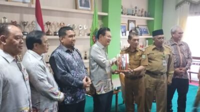 Menteri Perhubungan Sarawak Berharap Jalur Transportasi dari Kalbar Dibuka
