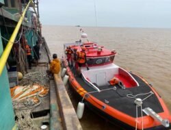 KM Karya Sampurna 7 Terbalik Dihantam Gelombang, Dua ABK Hilang