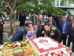 HUT TNI ke-79, Prajurit Kodam XII/ Tpr Diperintahkan Kencangkan Ikat Pinggang dan Tali Helm