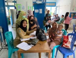 336 Keluarga Beresiko Stunting Dibagikan Makanan Tambahan