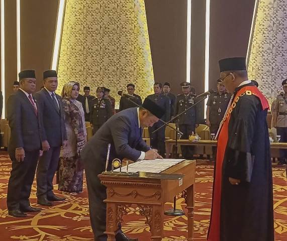 Pimpinan DPRD Kubu Raya Dilantik. Kebut Selesaikann AKD dan APBD