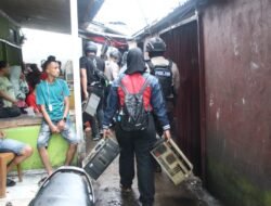 Ratusan Polisi Grebek Kampung Beting Sita Sabu dan Komputer