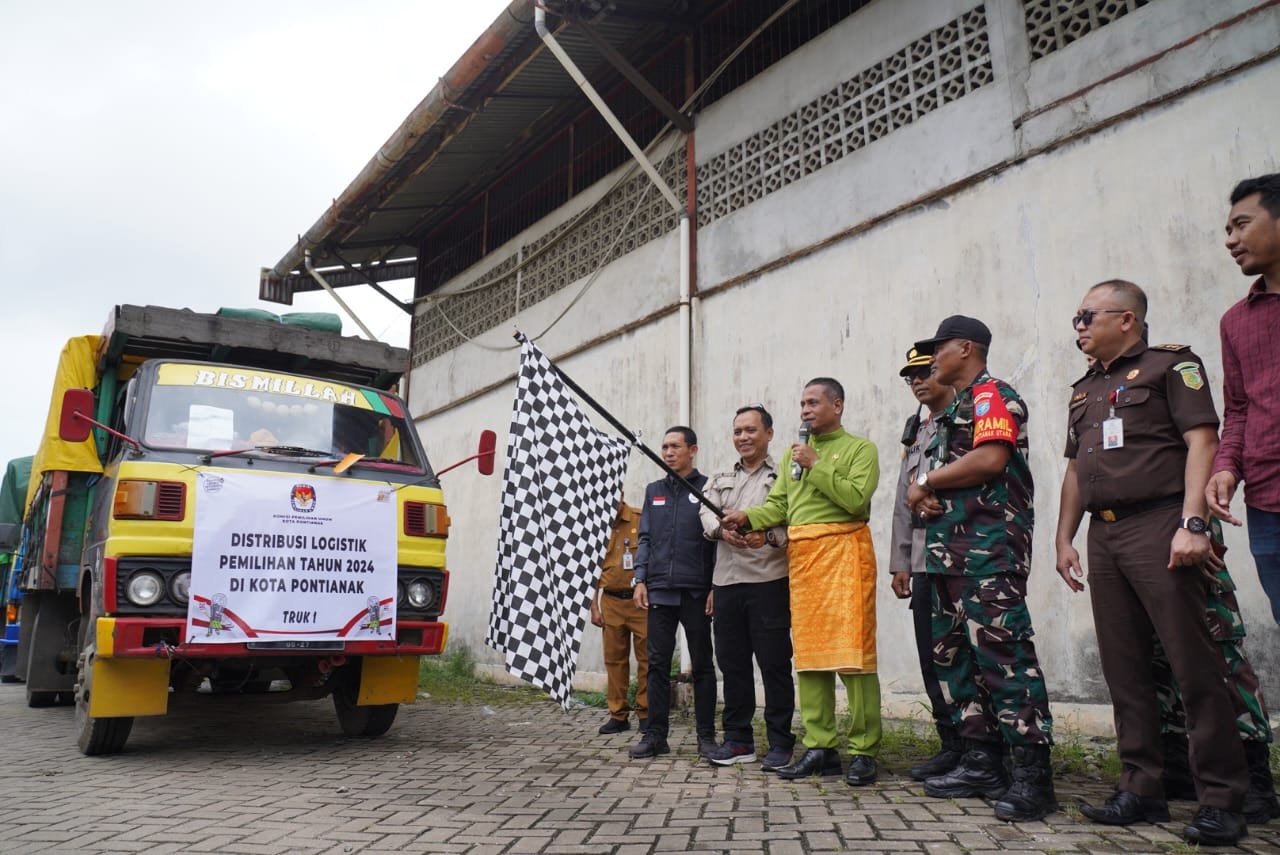 Hujan Lebat di Pontianak, Logistik Pilkada Tetap Didistribusikan