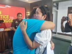 Tersangka KDRT Menangis Dipelukan Istri