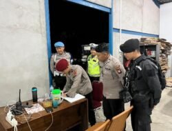 TNI – Polri Jaga Ketat Gudang Logistik