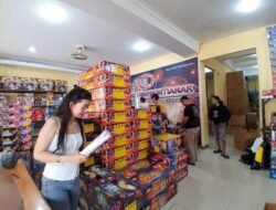 Penjualan Kembang Api Jelang Tahun Baru Meningkat 80 Persen