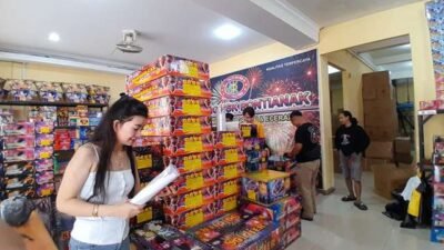 Penjualan Kembang Api Jelang Tahun Baru Meningkat 80 Persen