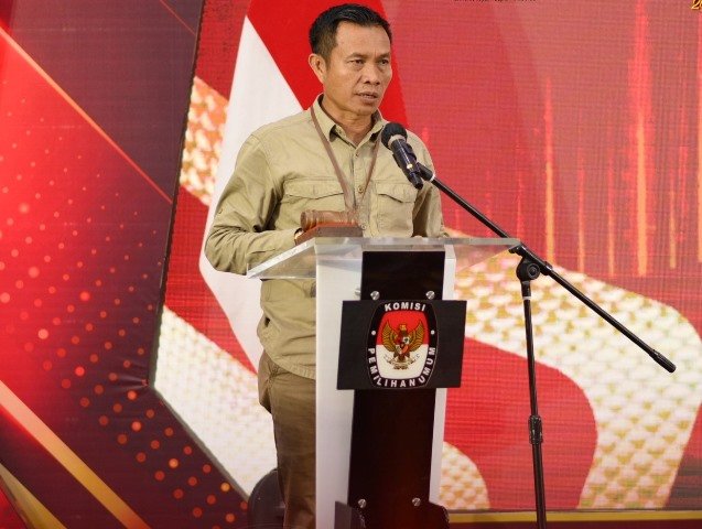 Ketua KPU Kalimantan Barat, Muhammad Syarifuddin Budi menyatakan KPU akan menetapkan pasangan kepala daerah terpilih serentak pada Kamis, 9 Januari 2025 besok. Kecuali Melawi yang masih proses gugatan di MK