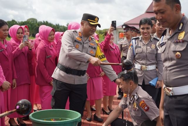 54 Personel Polres Kubu Raya Naik Pangkat. Ingat Tanggungjawab Bertugas