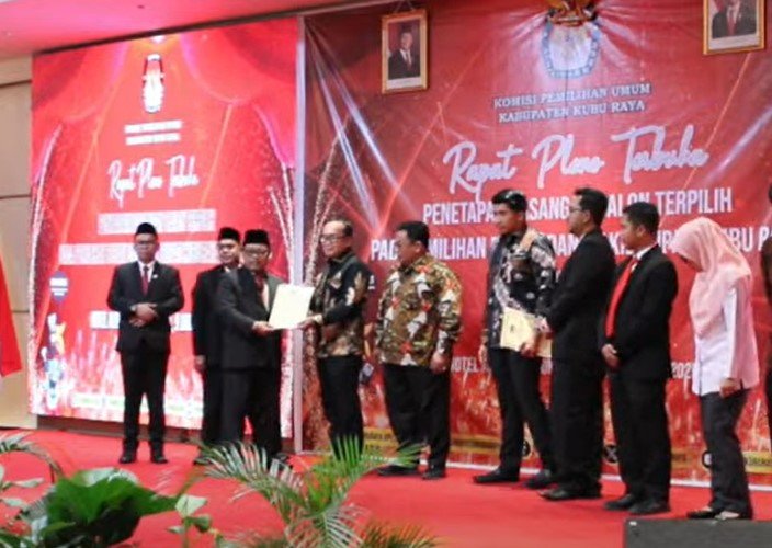 Ditetapkan Menjadi Bupati Kubu Raya Terpilih, Sujiwo - Sukiryanto Wakafkan Diri dan Harta