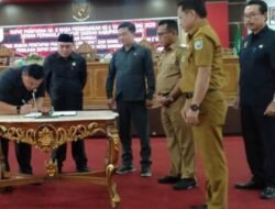 DPRD Umumkan Penetapan Ontot – Susana Bupati dan Wabup Sanggau Terpilih