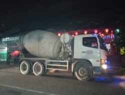 Pengendara Motor Tewas Dilindas Mixer Truck