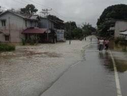 Banjir Genangi Jalan Utama di Beduai