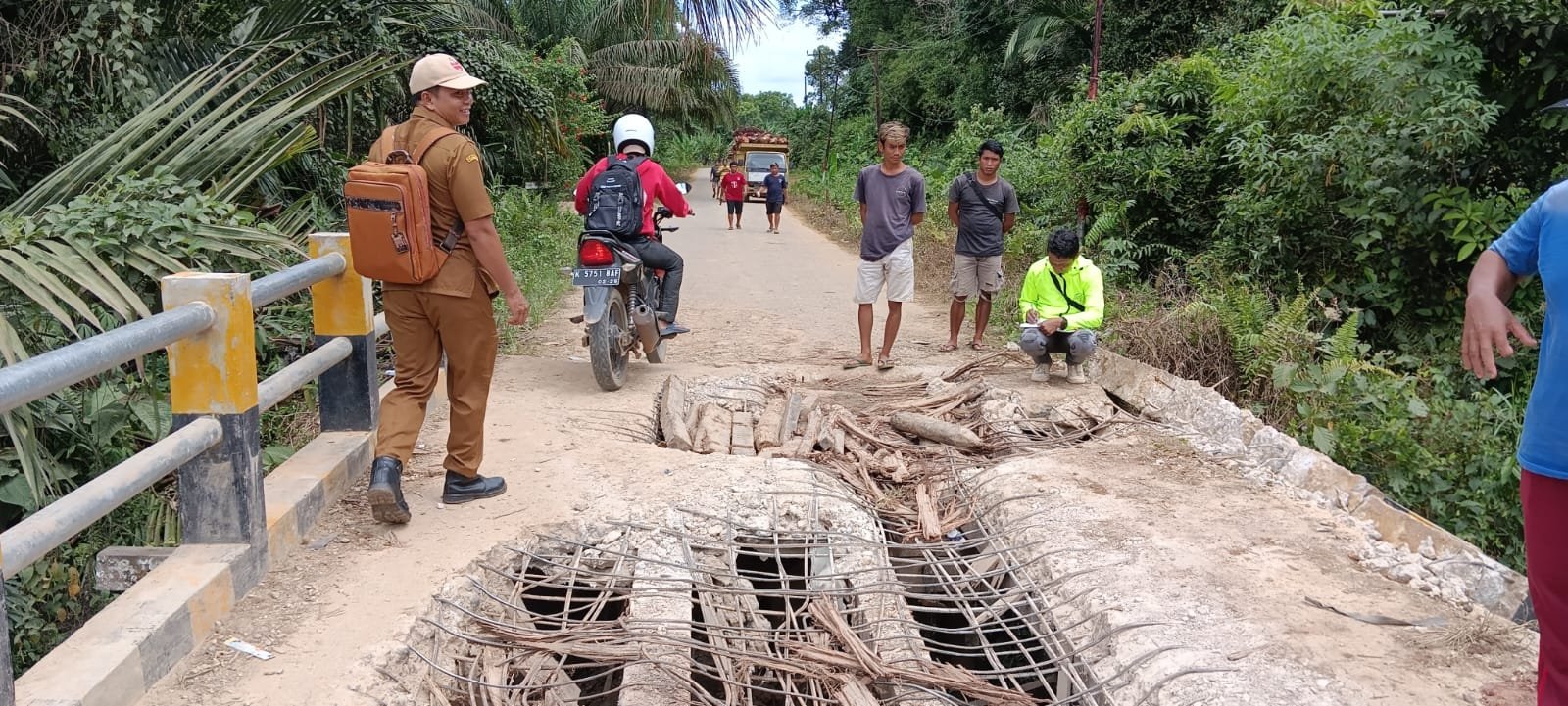 Dinas PUPR Pastikan Perbaiki Jebolnya Jembatan Engkayuk
