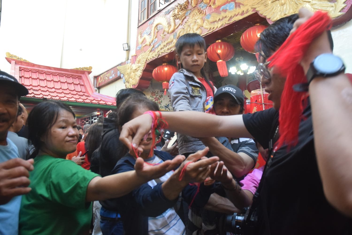 Berebut Jenggot Naga Pembawa Keselamatan