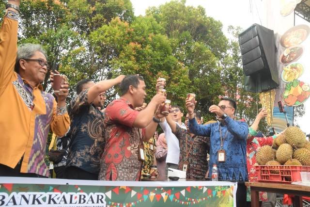 Kopi Pancong Durian Pecahkan Rekor MURI