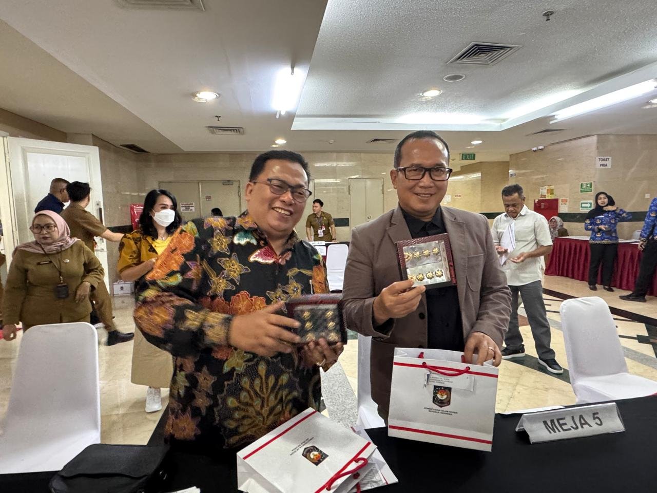 Sujiwo dan Sukiryanto Tes Kesehatan di Kemendagri Sebelum Dilantik Presiden