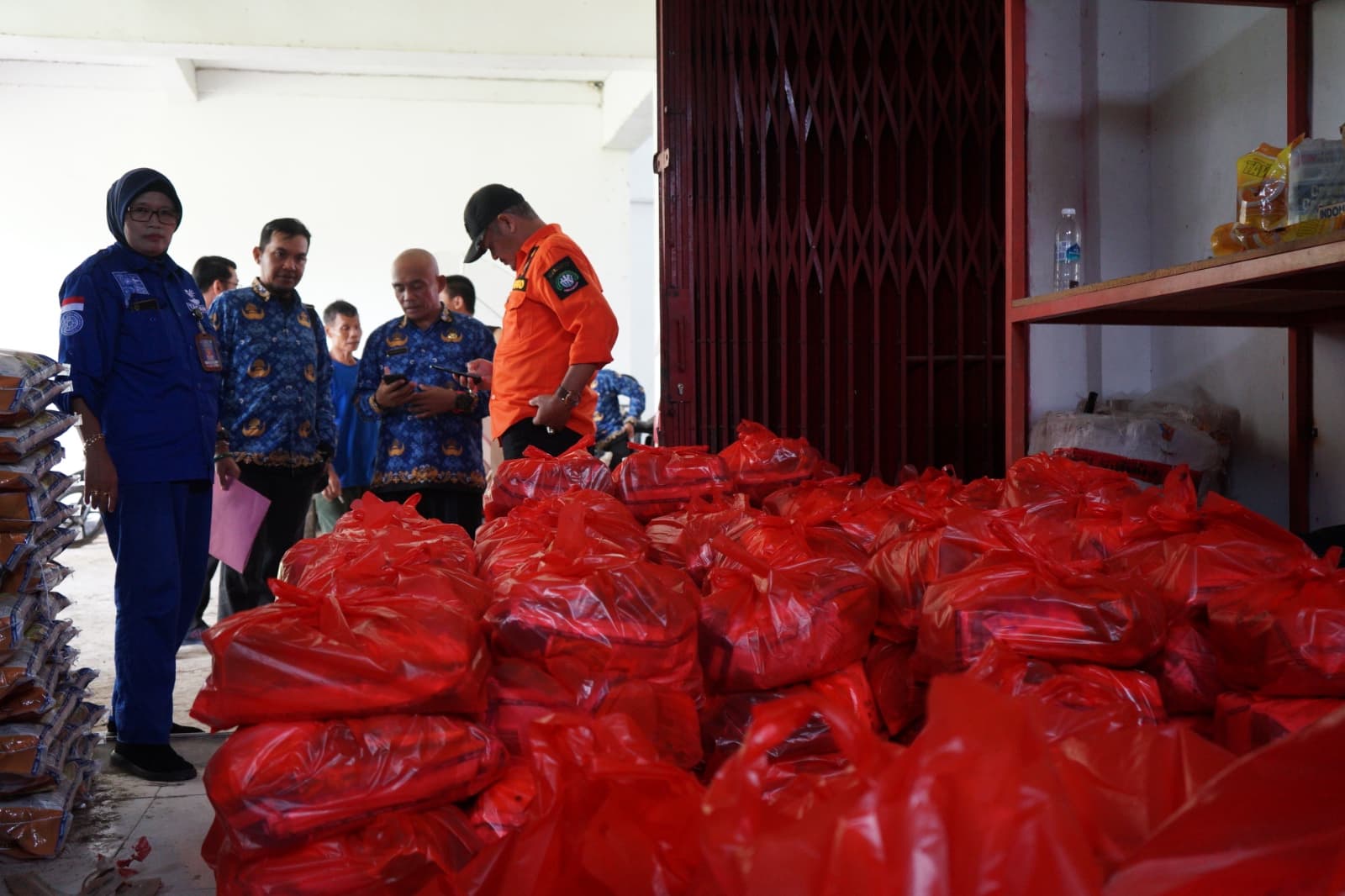 Pemkot Pontianak Salurkan 1.500 Paket Bantuan Korban Banjir di 3 Kabupaten