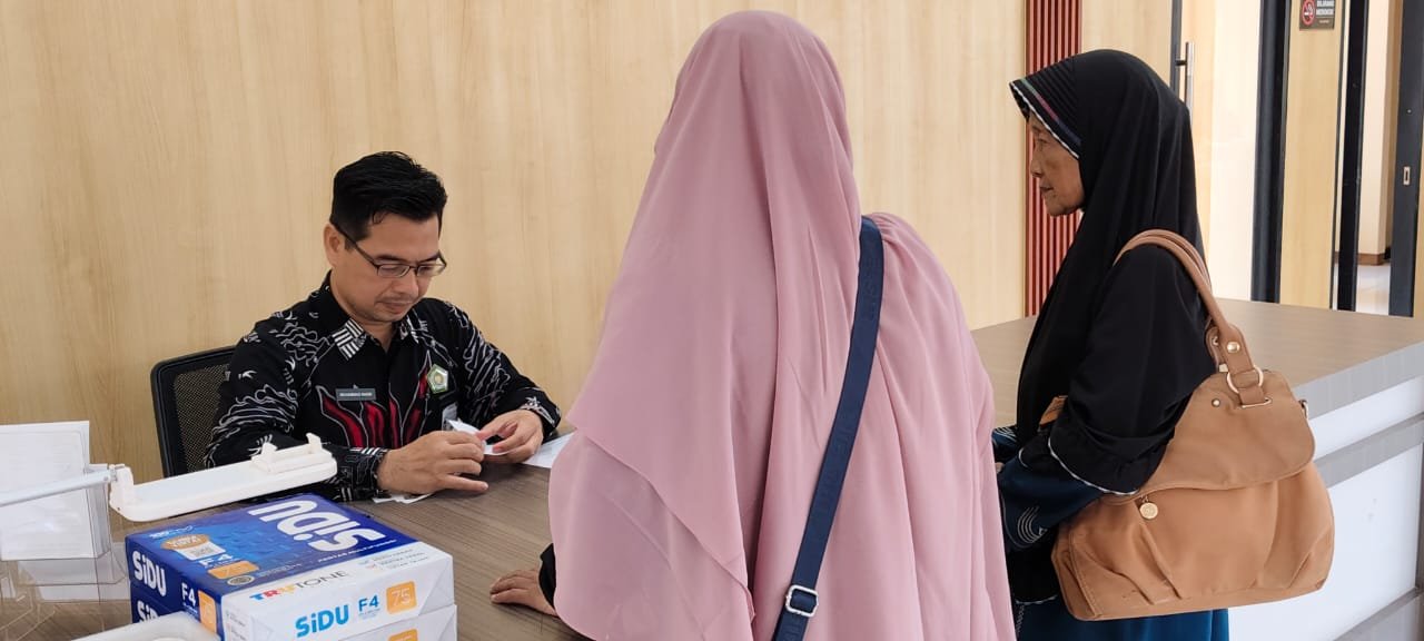 11 CJH Sanggau Terancam Gagal Berangkat Naik Haji. Ini Penyebabnya