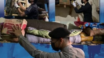 Petugas Gabungan Razia Hunian Napi