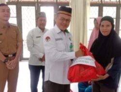 Aksi Sosial Bagikan 71 Paket Ramadhan