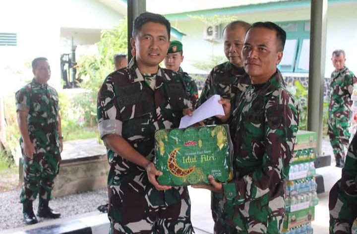Prajurit TNI Dapat THR dan Bingkisan Lebaran