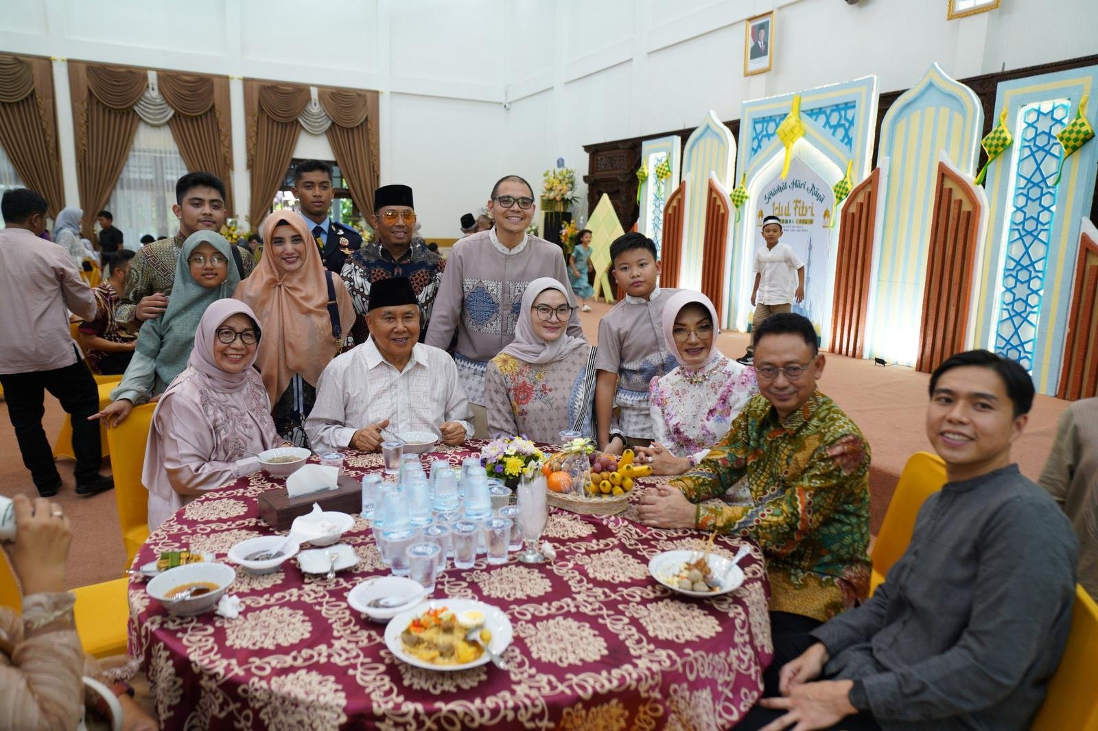 Open House Edi - Bahasan, Tradisi Saling Berkunjung Saat Lebaran