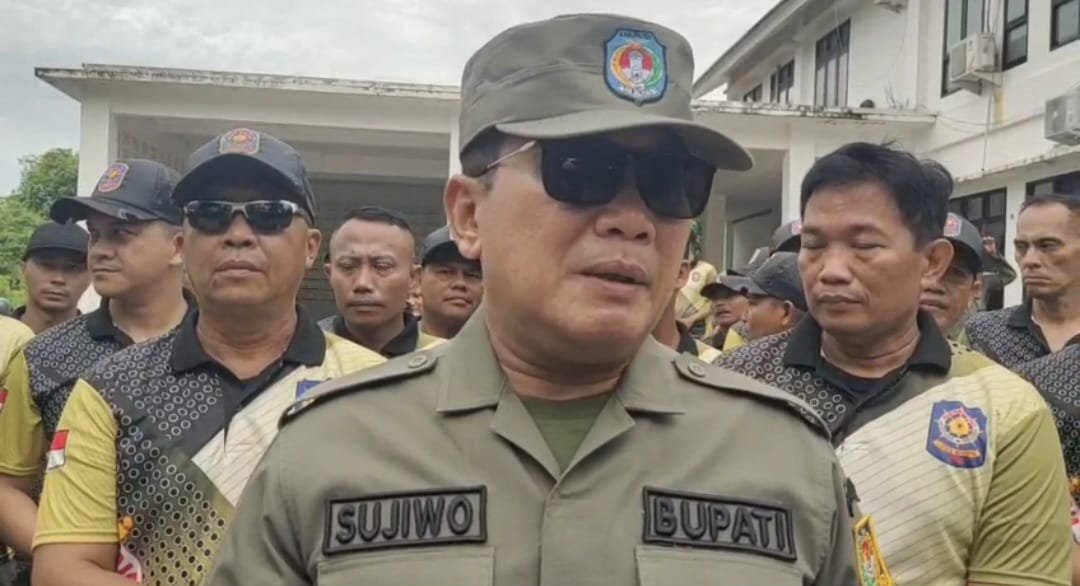 Jalur Strategis Kumuh, Sujiwo Minta Satpol PP Tertibkan PKL